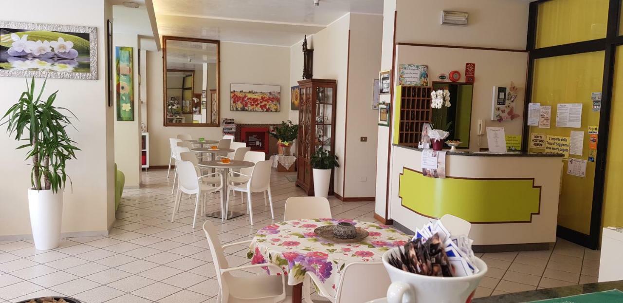 Hotel La Falena Cervia Exteriér fotografie